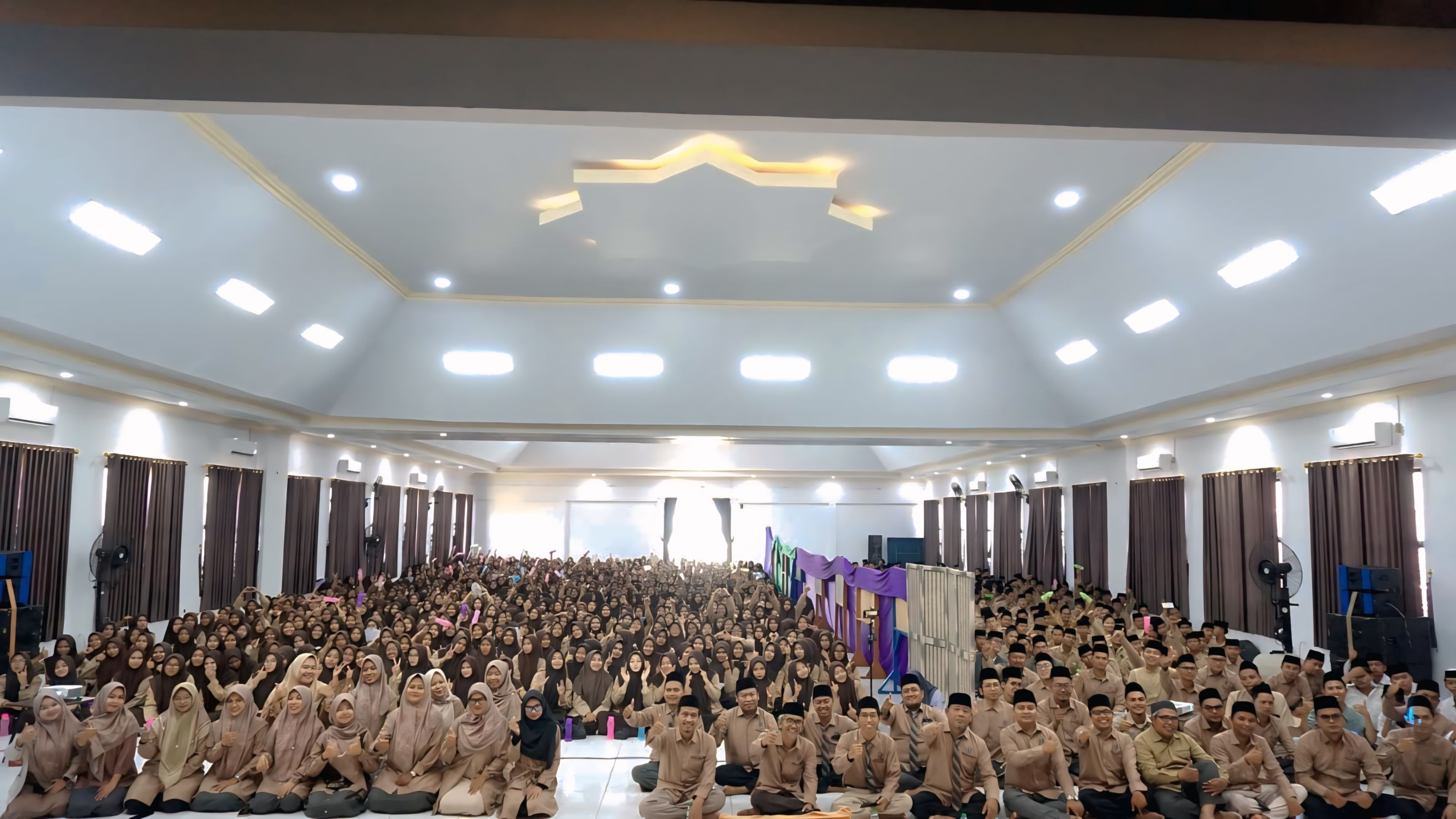 MA KHAS Kempek Rayakan Milad ke-22 dan Peringati Maulid Nabi Muhammad SAW Sekaligus Launching Website Baru