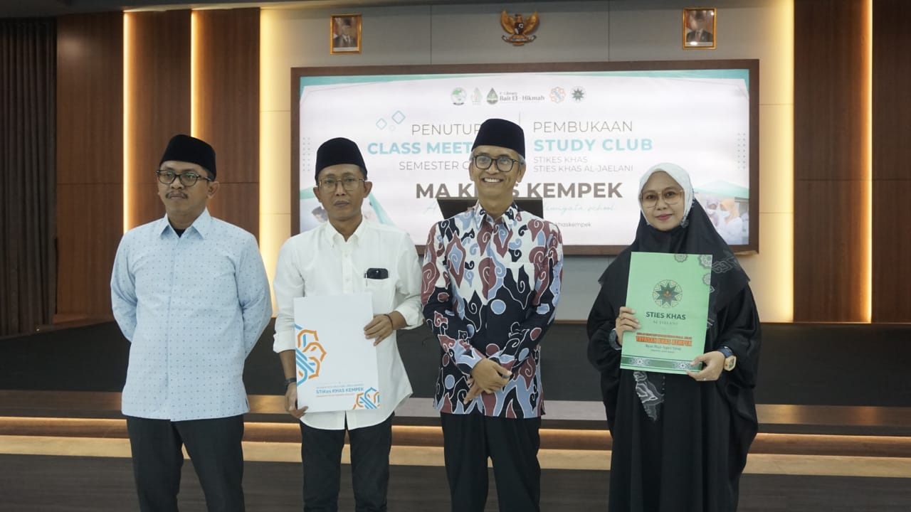 MA KHAS Kempek Tutup Class Meeting Semester Ganjil dan Resmikan Study Club STIKes KHAS Kempek dan STIES KHAS Al-Jaelani